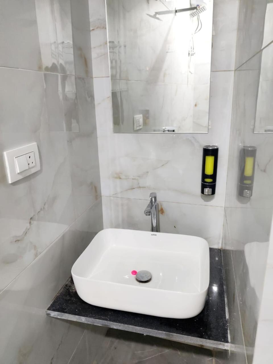 Hotel Comfy Inn 孟买 外观 照片