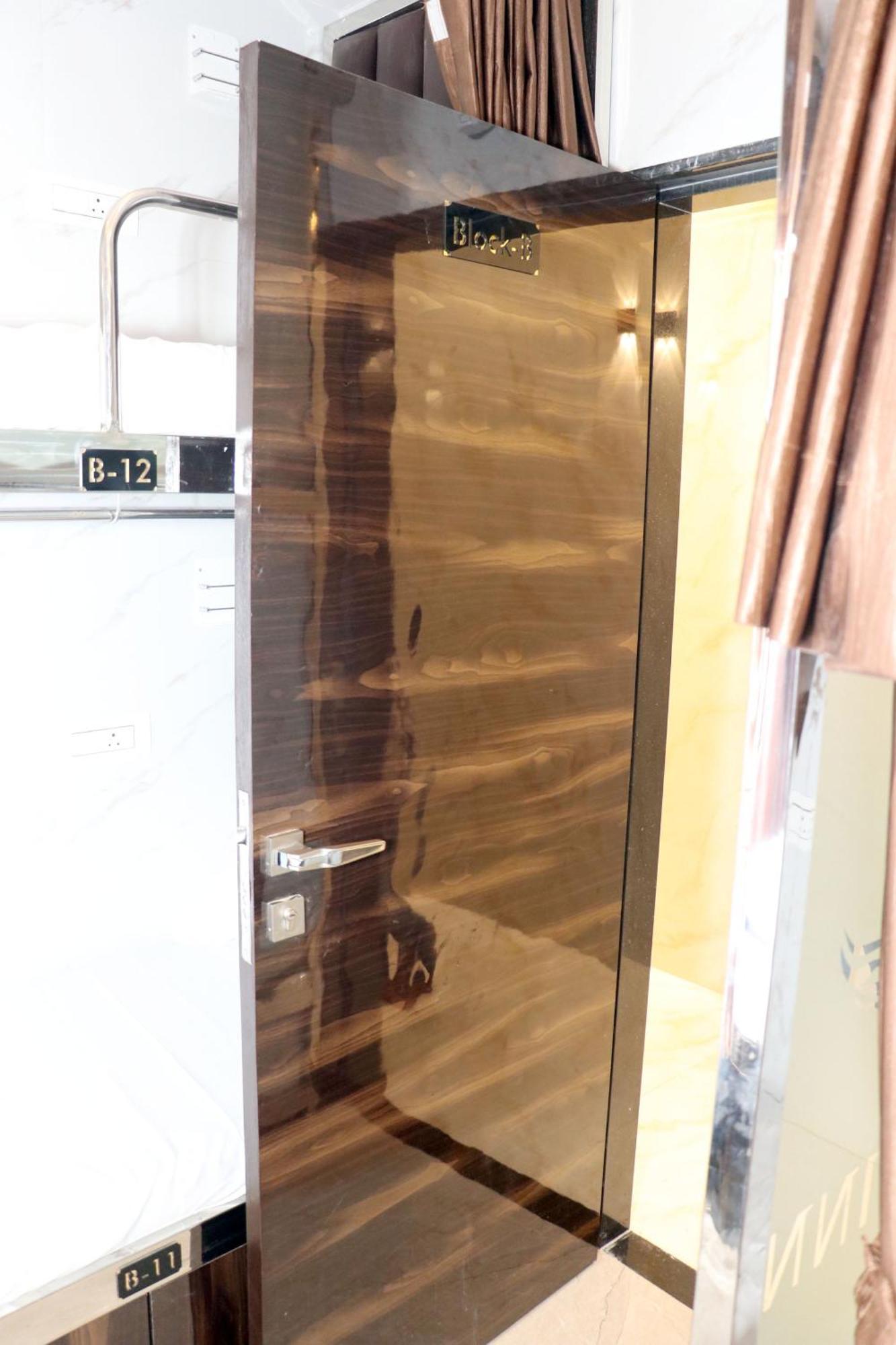 Hotel Comfy Inn 孟买 外观 照片