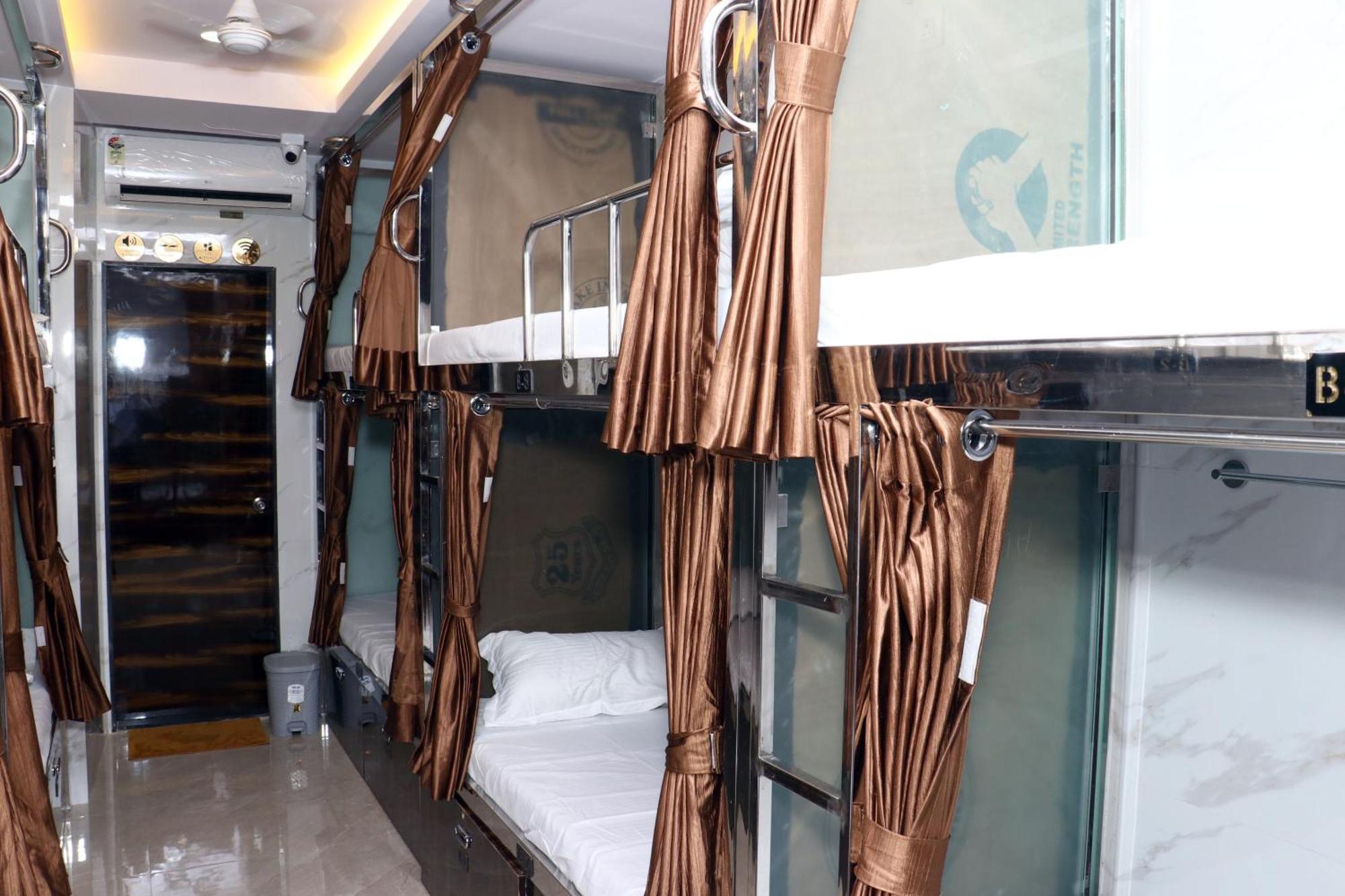 Hotel Comfy Inn 孟买 外观 照片