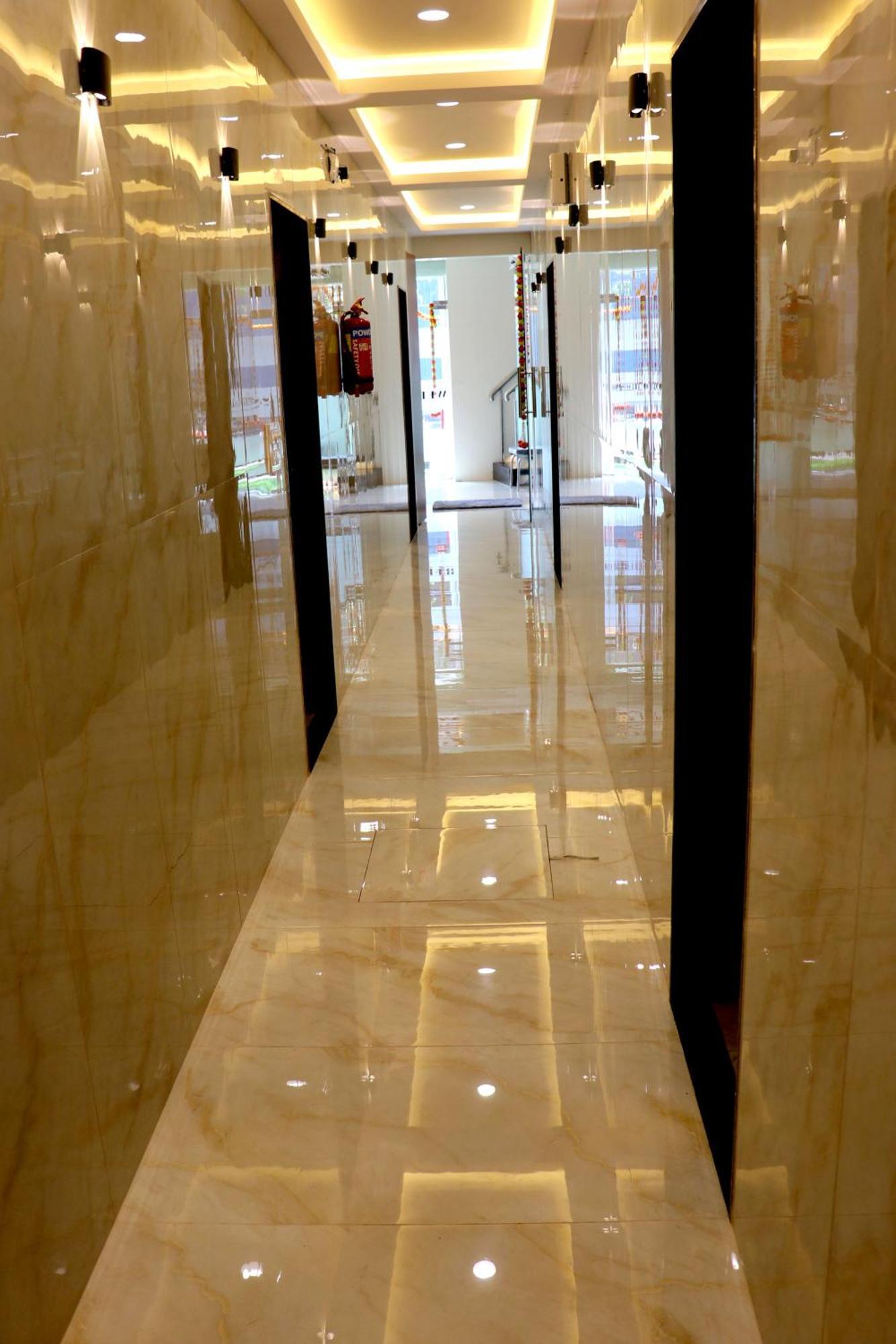 Hotel Comfy Inn 孟买 外观 照片
